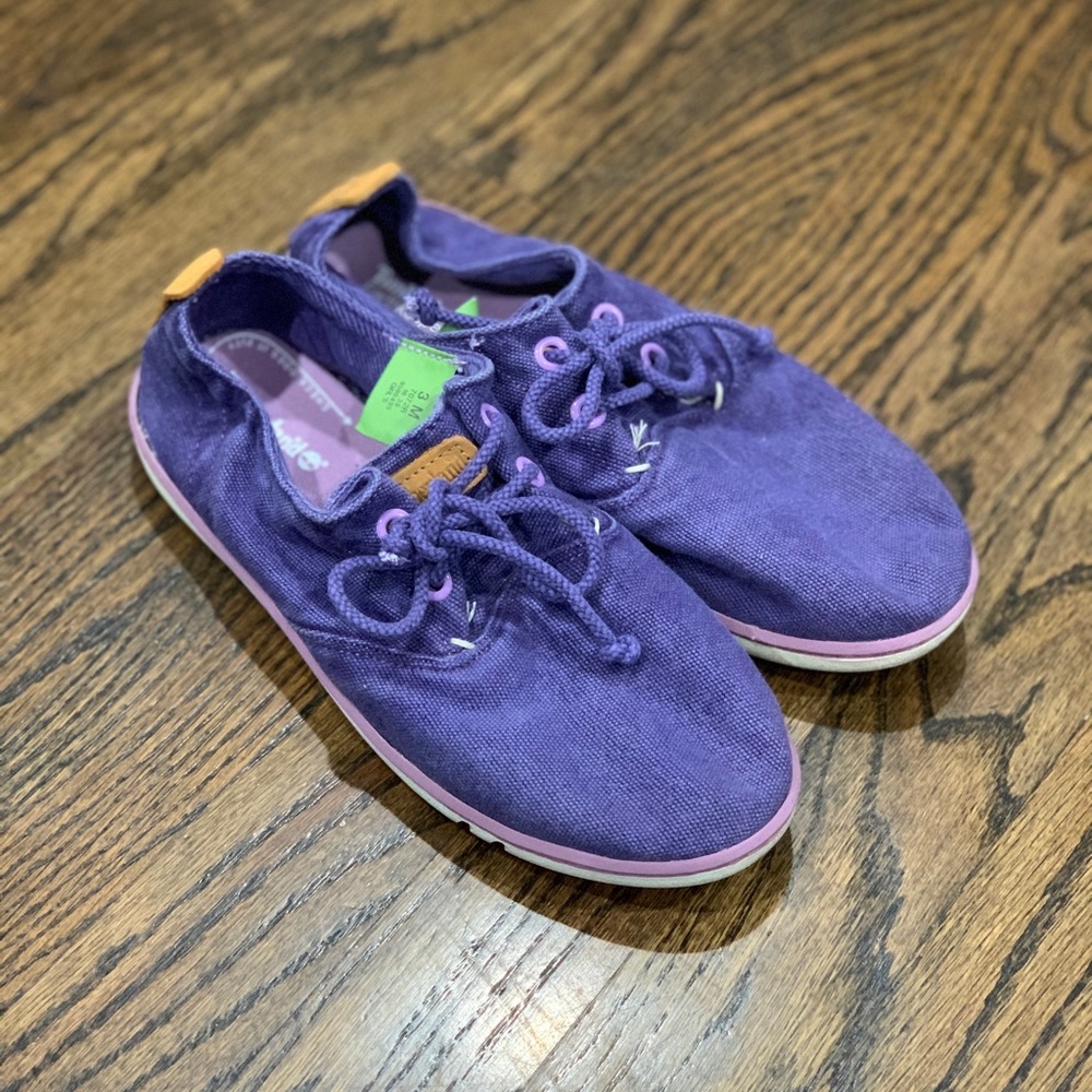 Like New Girls Timberland Purple Canvas Shoes Size 3